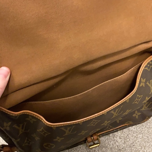 (sold) Louis Vuitton Saumur - Picture 9 of 15